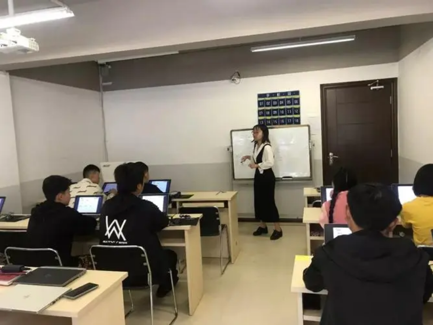 零基础参加昆明北大青鸟计算机学校Java培训 挖掘潜能无限的自己.png